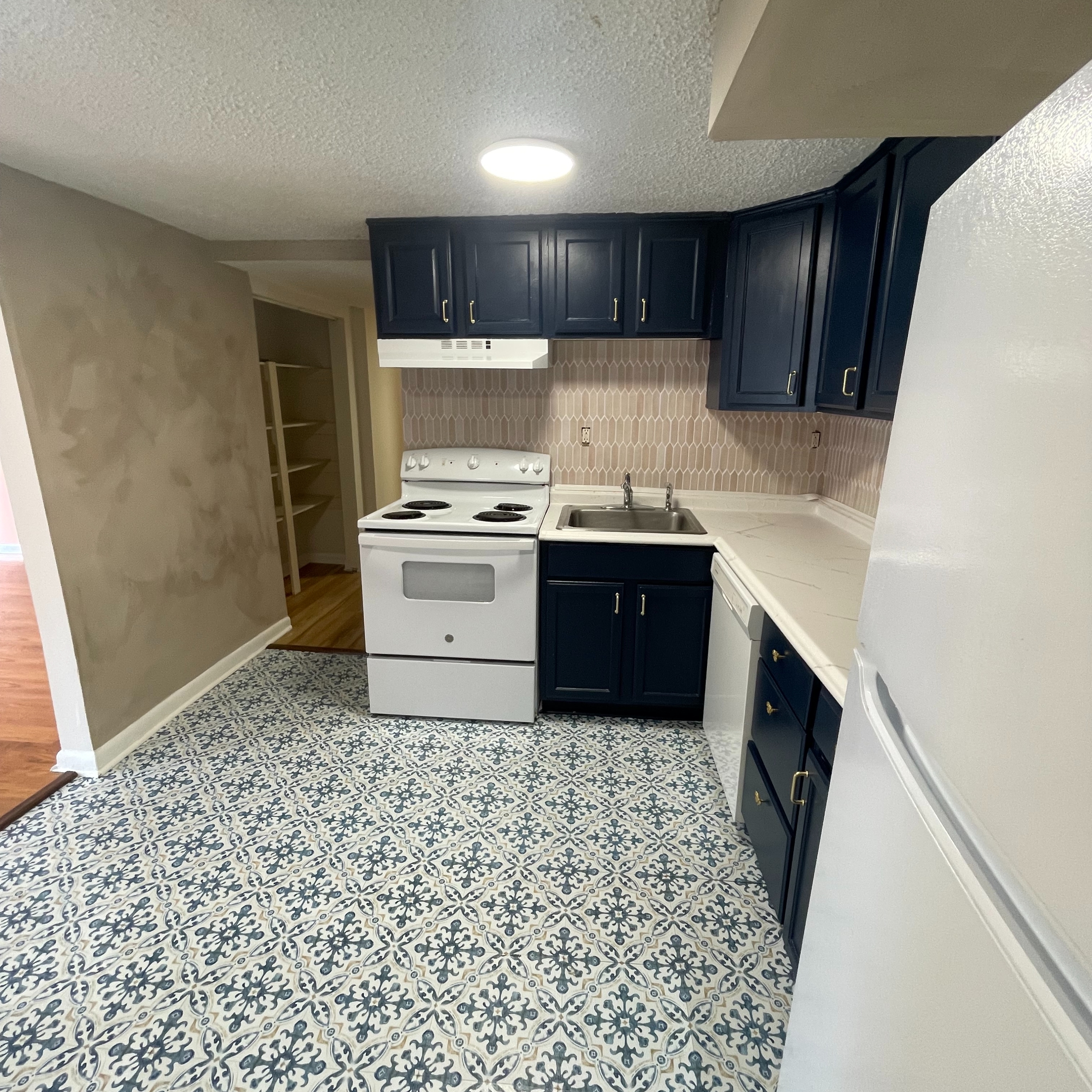 952 Strouse Avenue - A